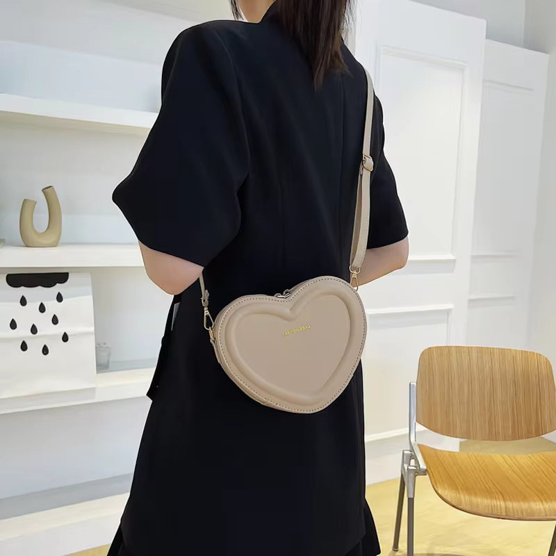 Hot Sale Heart Shape Crossbody Bags for Women Solid Pu Leather Shoulder Bags Fashion Handbags