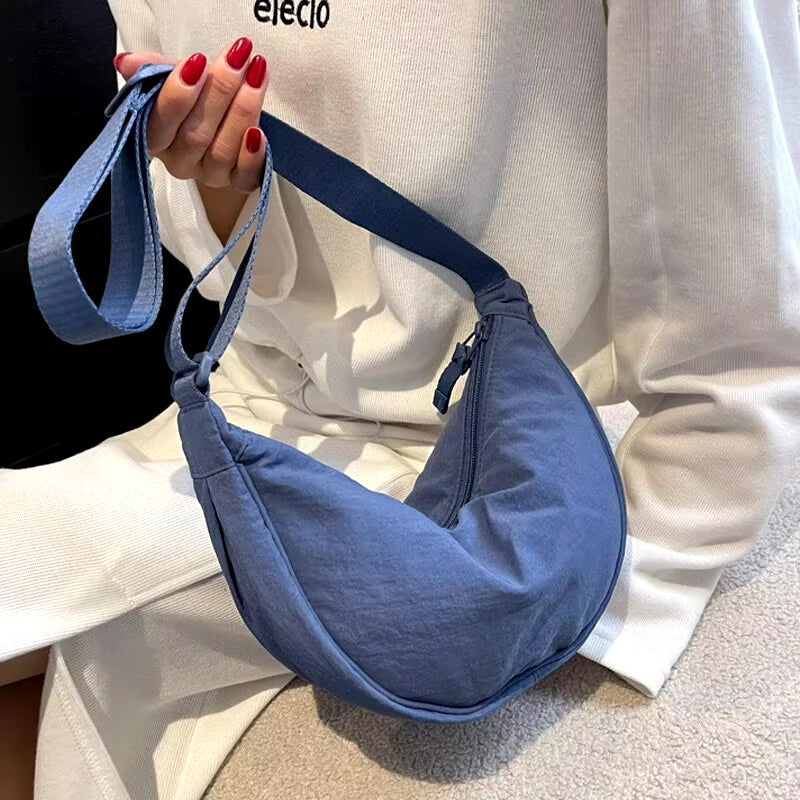 New Simple and Casual Solid Color Nylon Large Capacity Women'S Dumpling Bag Shoulder Bag for Travel and Commuting