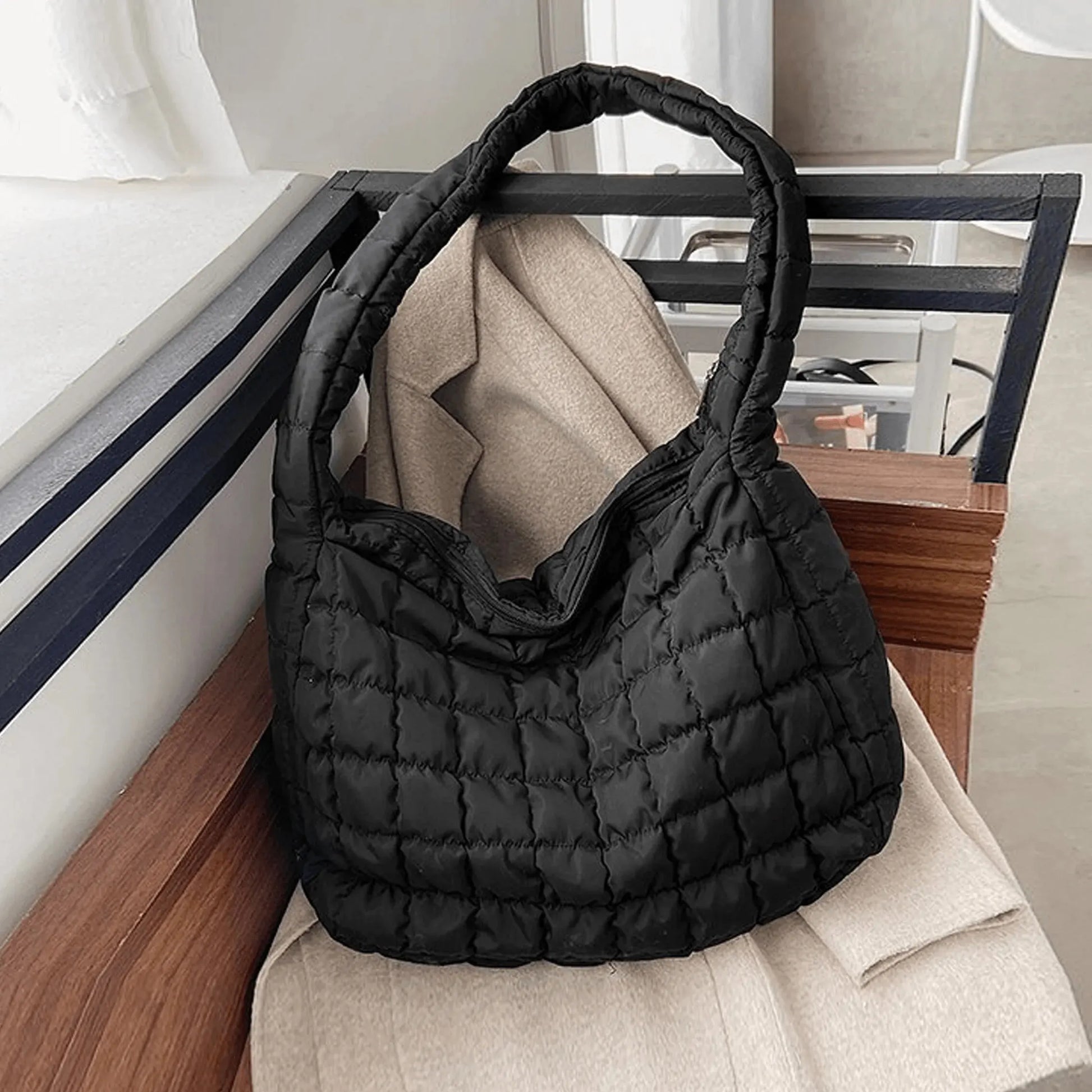 Fashion Tote Handbags for Women Black Large Capacity Soft Rhombus Bags Quilted Shoulder Bag Purse for Travel Shopping