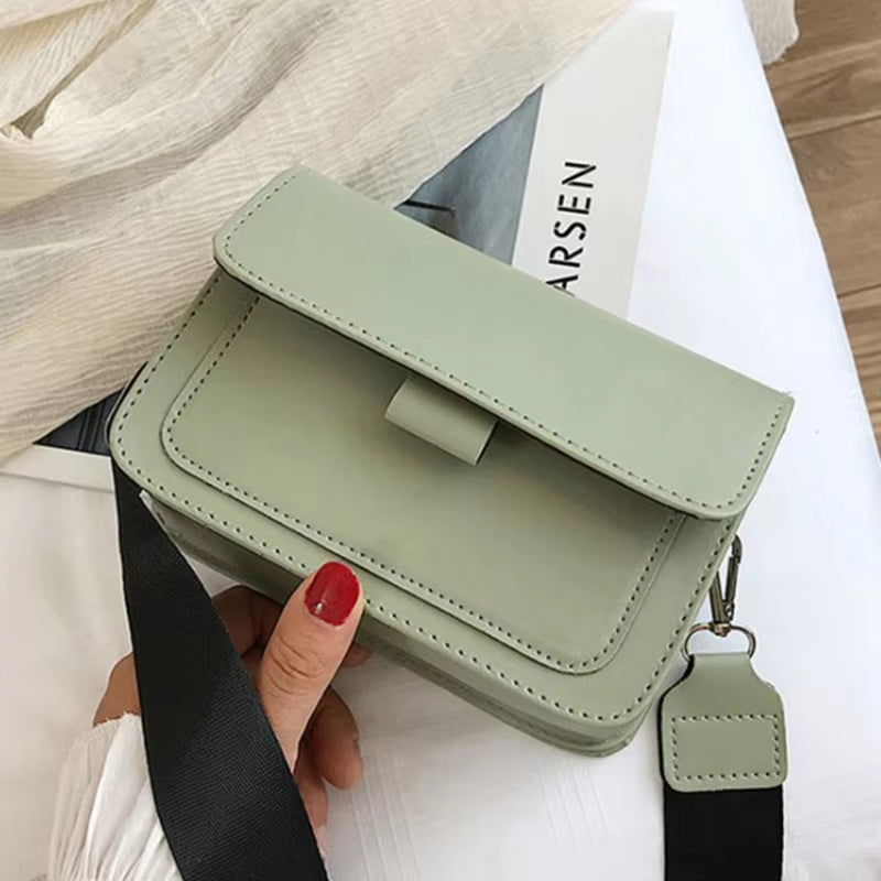 Women Small Square Bag Retro Versatile Wide Shoulder Strap Large Capacity Casual Portable Female One Shoulder Crossbody Bag